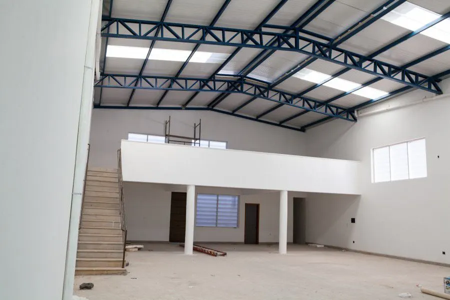 Cobertura em estrutura metálica para galpão